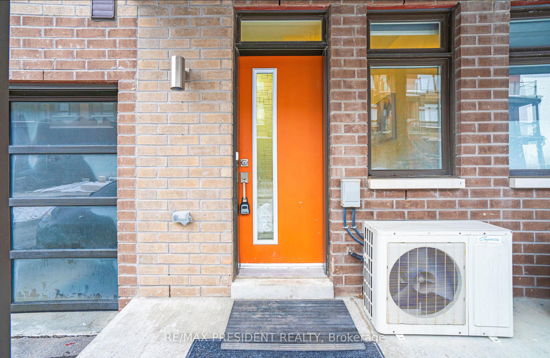 Photo 3 of 281 Dalhousie Street, Vaughan, Vaughan Grove — HOMEH