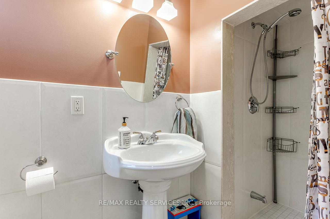 Photo 8 of 264 Bartley Bull Parkway, Brampton, Brampton East — HOMEH