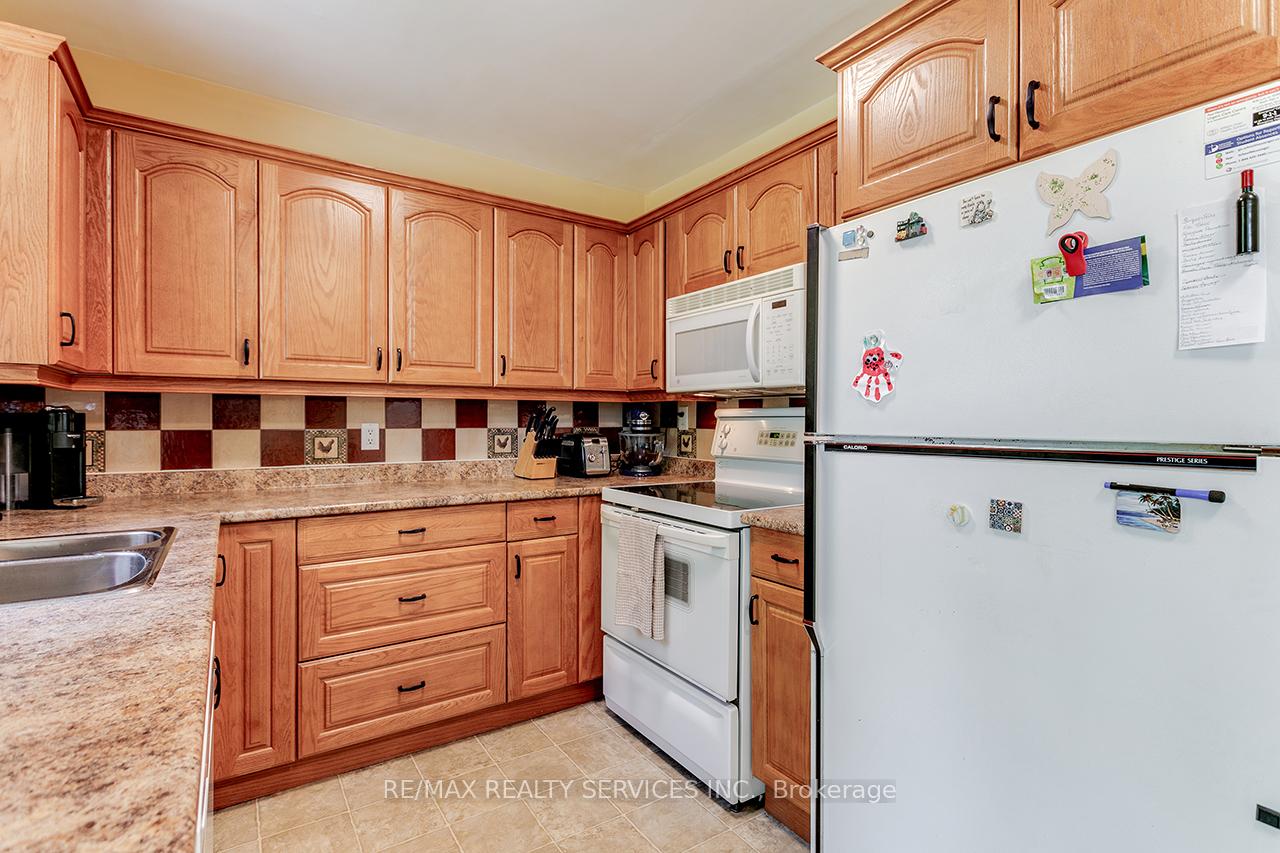 Photo 13 of 264 Bartley Bull Parkway, Brampton, Brampton East — HOMEH
