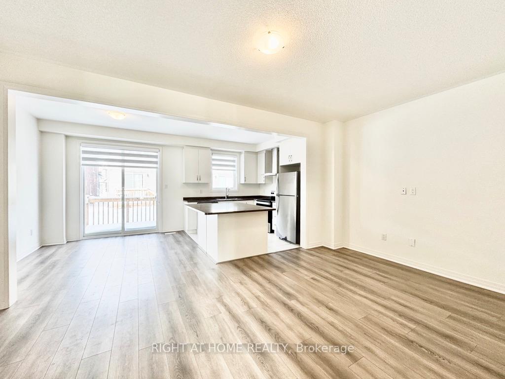 Photo 4 of 89 Shepherd Drive, Barrie, Rural Barrie Southeast — HOMEH