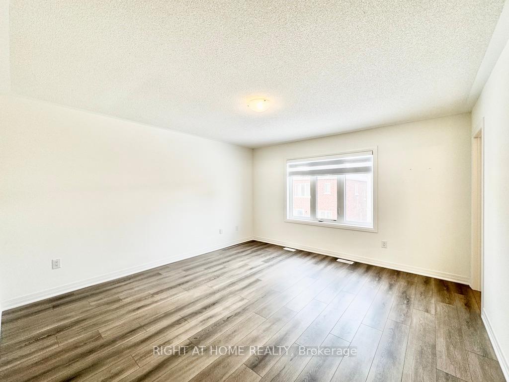 Photo 11 of 89 Shepherd Drive, Barrie, Rural Barrie Southeast — HOMEH