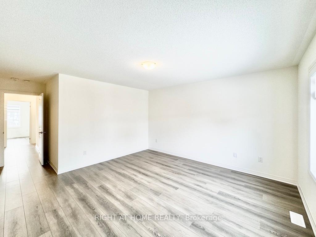 Photo 13 of 89 Shepherd Drive, Barrie, Rural Barrie Southeast — HOMEH