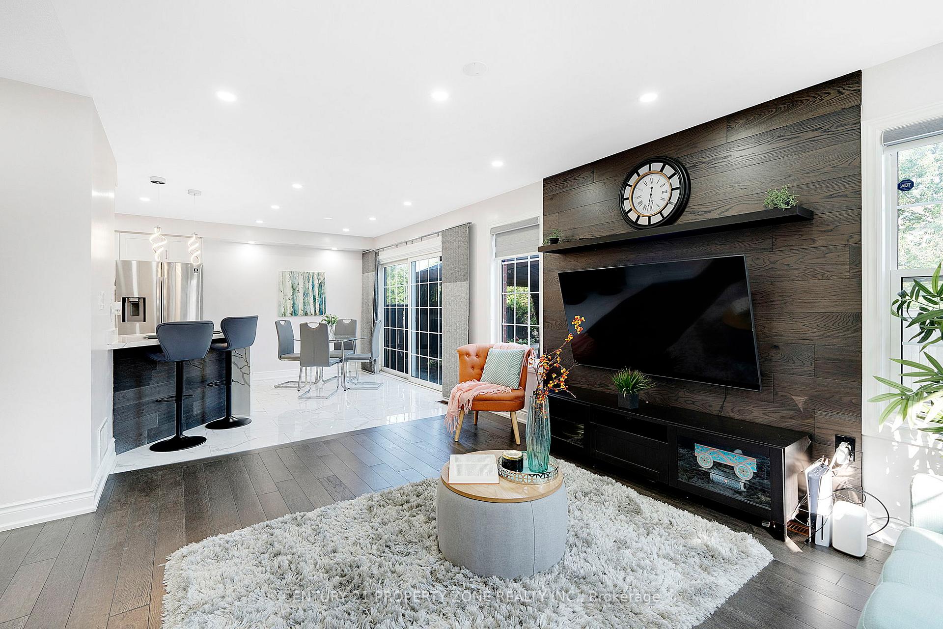 Photo 7 of 185 Brisdale Drive, Brampton, Fletcher's Meadow — HOMEH