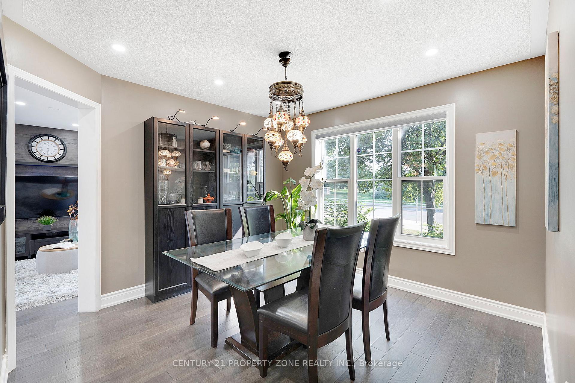 Photo 8 of 185 Brisdale Drive, Brampton, Fletcher's Meadow — HOMEH
