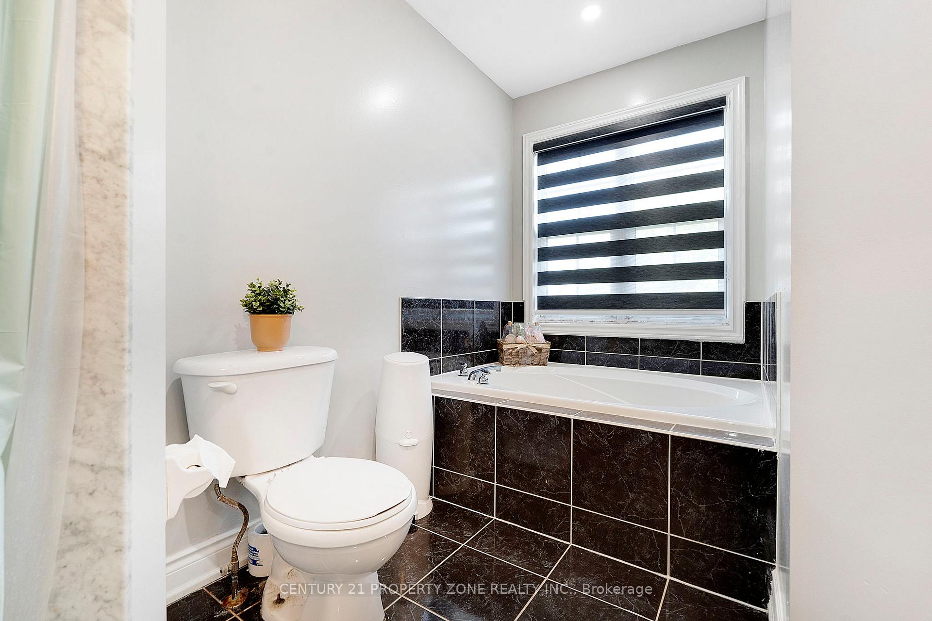 Photo 22 of 185 Brisdale Drive, Brampton, Fletcher's Meadow — HOMEH