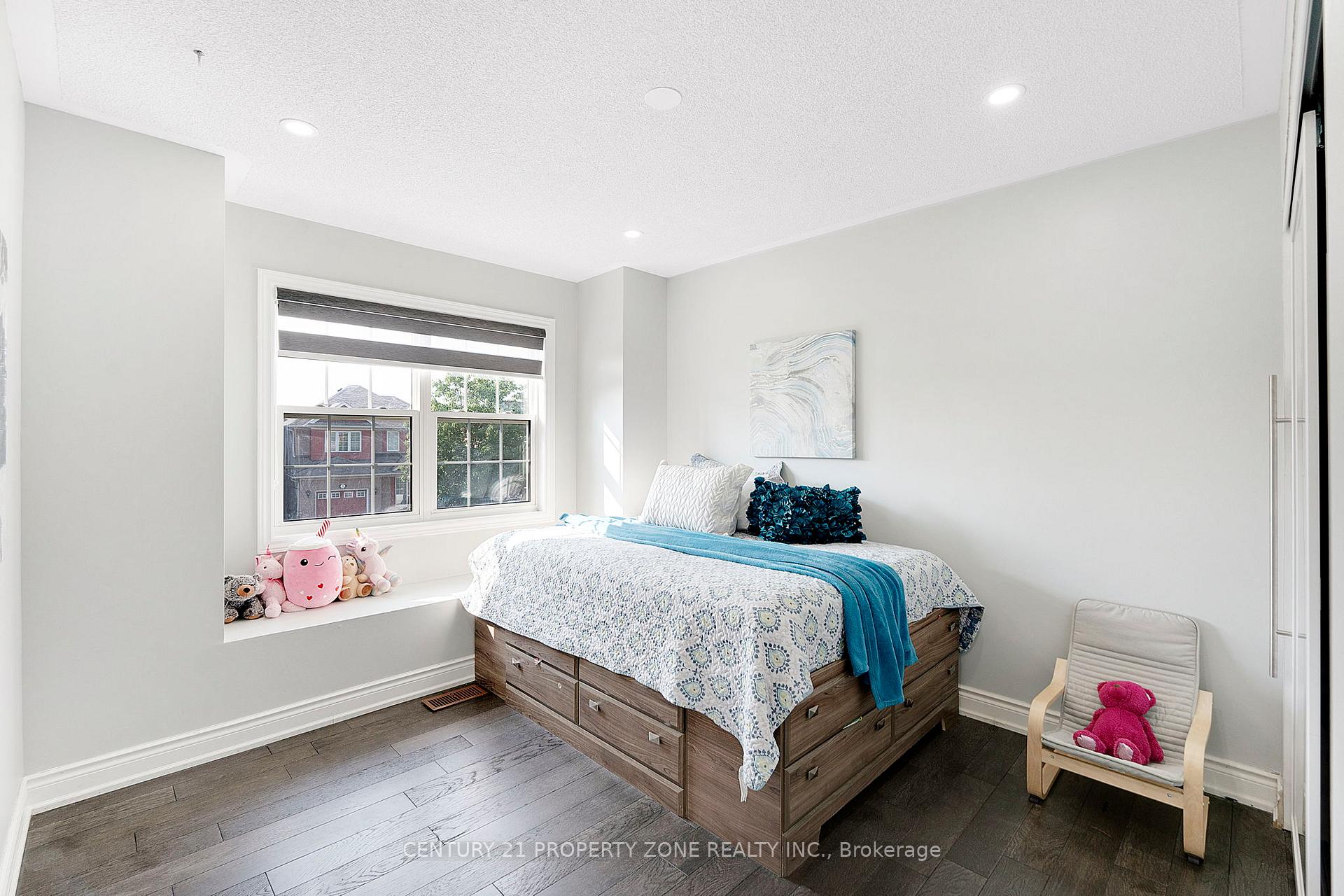 Photo 24 of 185 Brisdale Drive, Brampton, Fletcher's Meadow — HOMEH