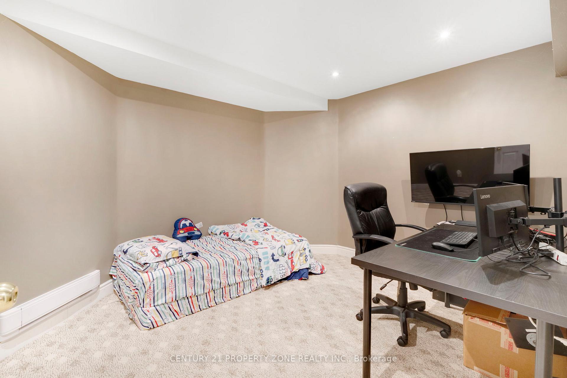 Photo 31 of 185 Brisdale Drive, Brampton, Fletcher's Meadow — HOMEH