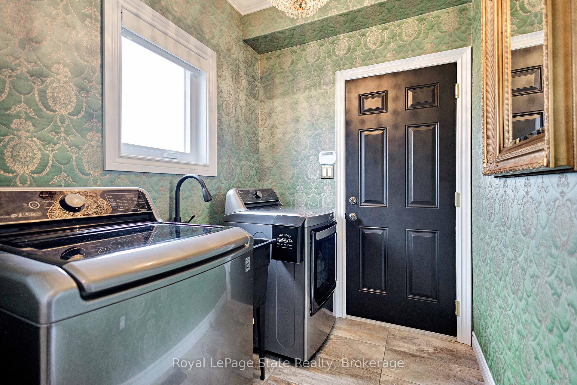 Photo 21 of 275 John Frederick Drive, Hamilton, Meadowlands — HOMEH