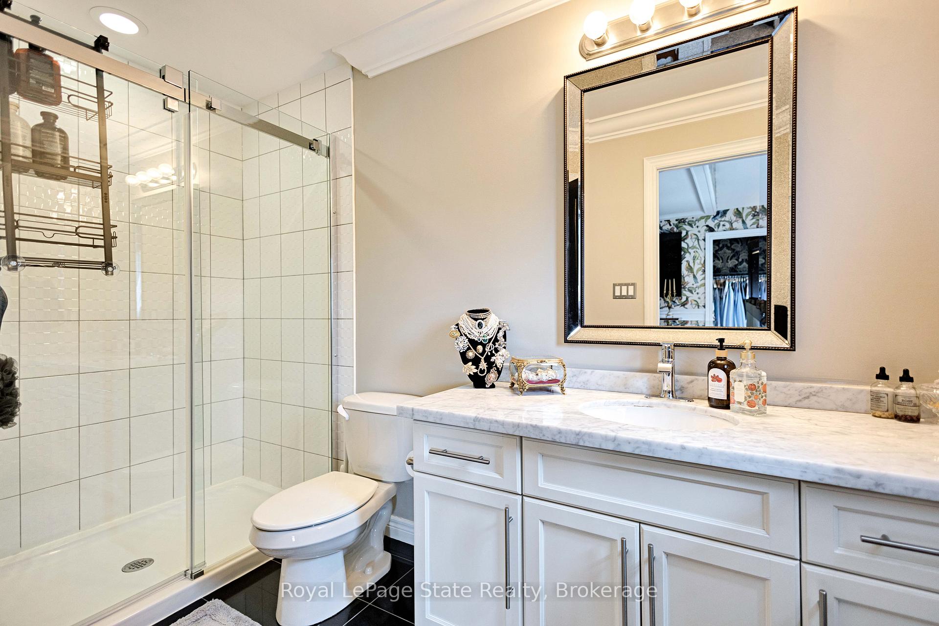 Photo 33 of 275 John Frederick Drive, Hamilton, Meadowlands — HOMEH