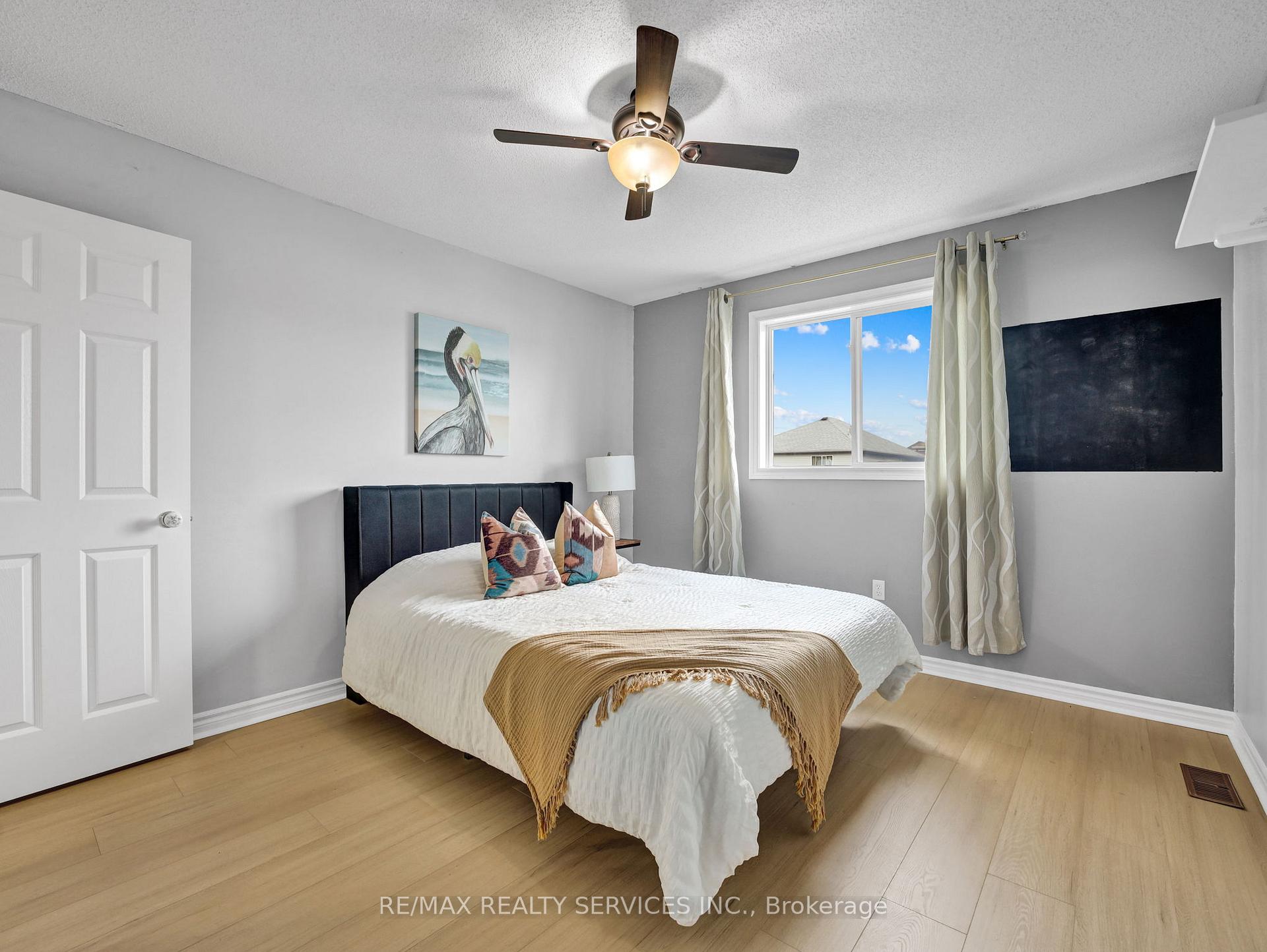 Photo 17 of 11 Willowridge Way, Hamilton, Stoney Creek — HOMEH