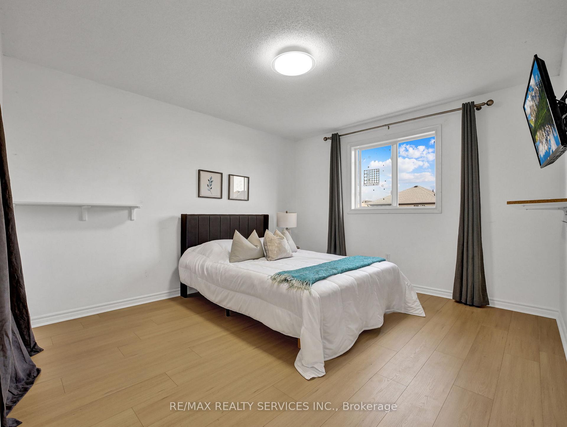 Photo 20 of 11 Willowridge Way, Hamilton, Stoney Creek — HOMEH