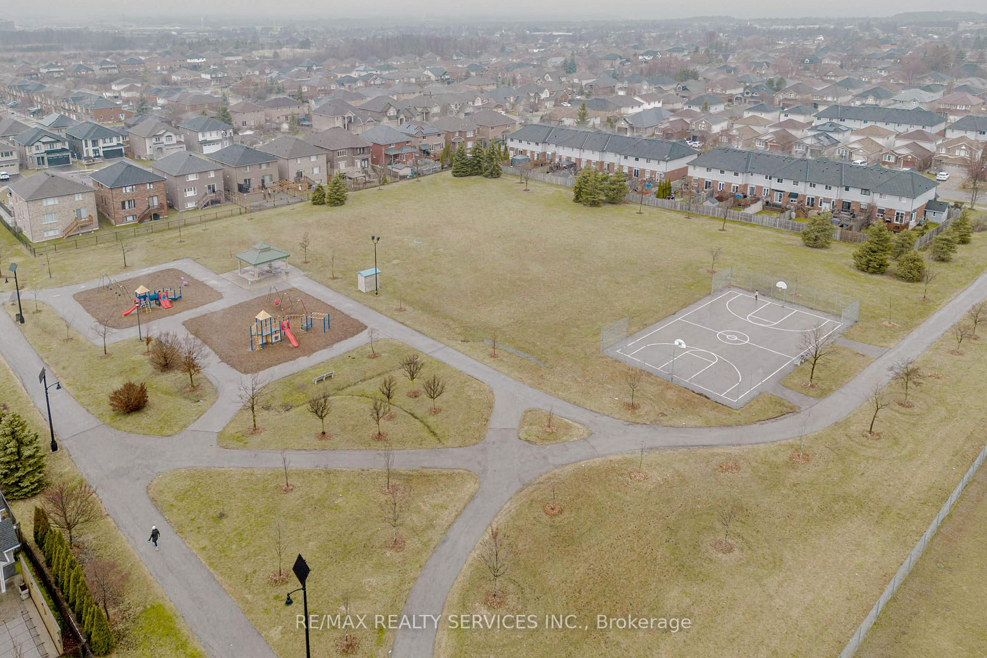 Photo 25 of 11 Willowridge Way, Hamilton, Stoney Creek — HOMEH