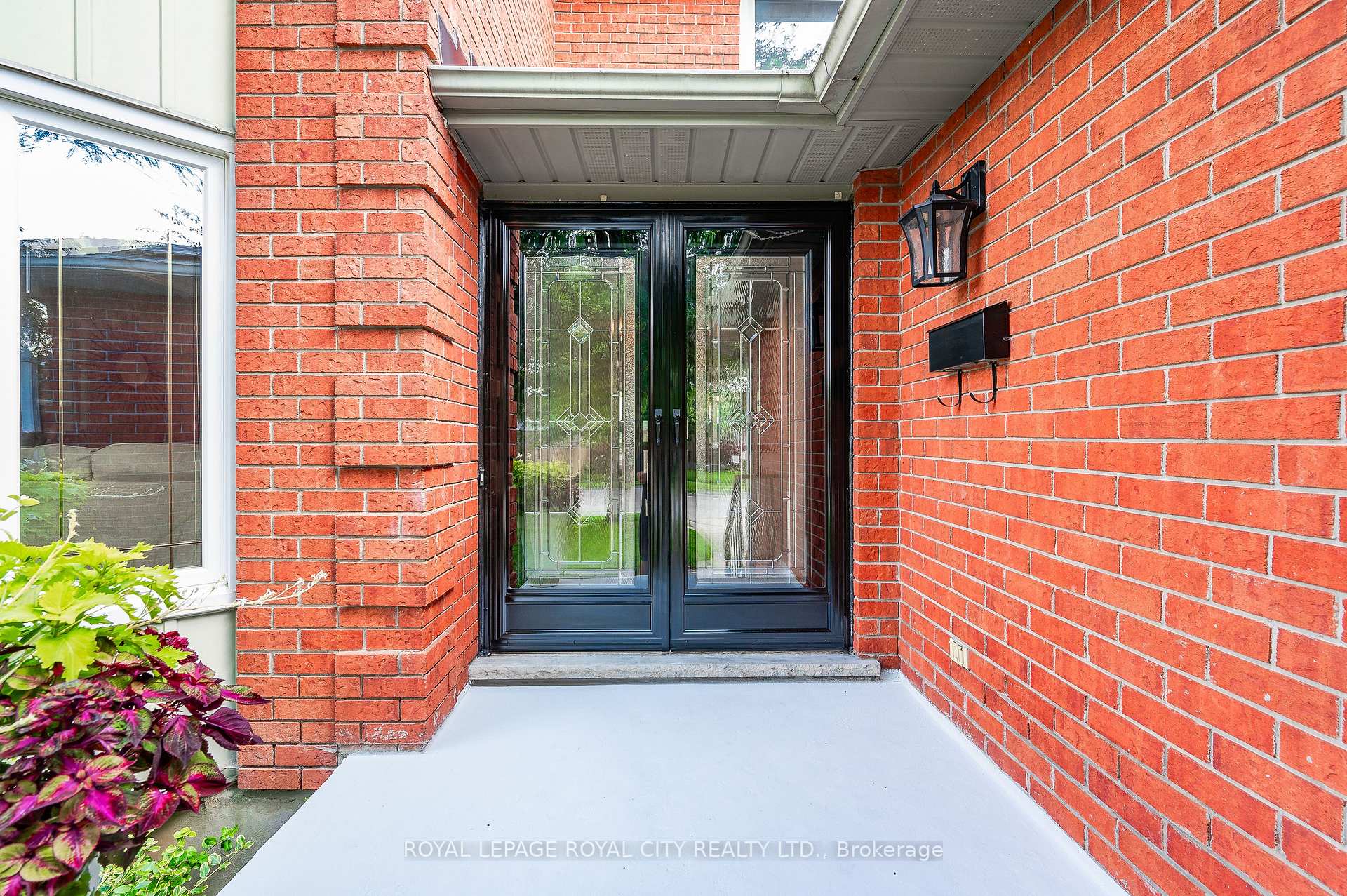 Photo 4 of 21 Kortright Road E, Guelph, Kortright East — HOMEH