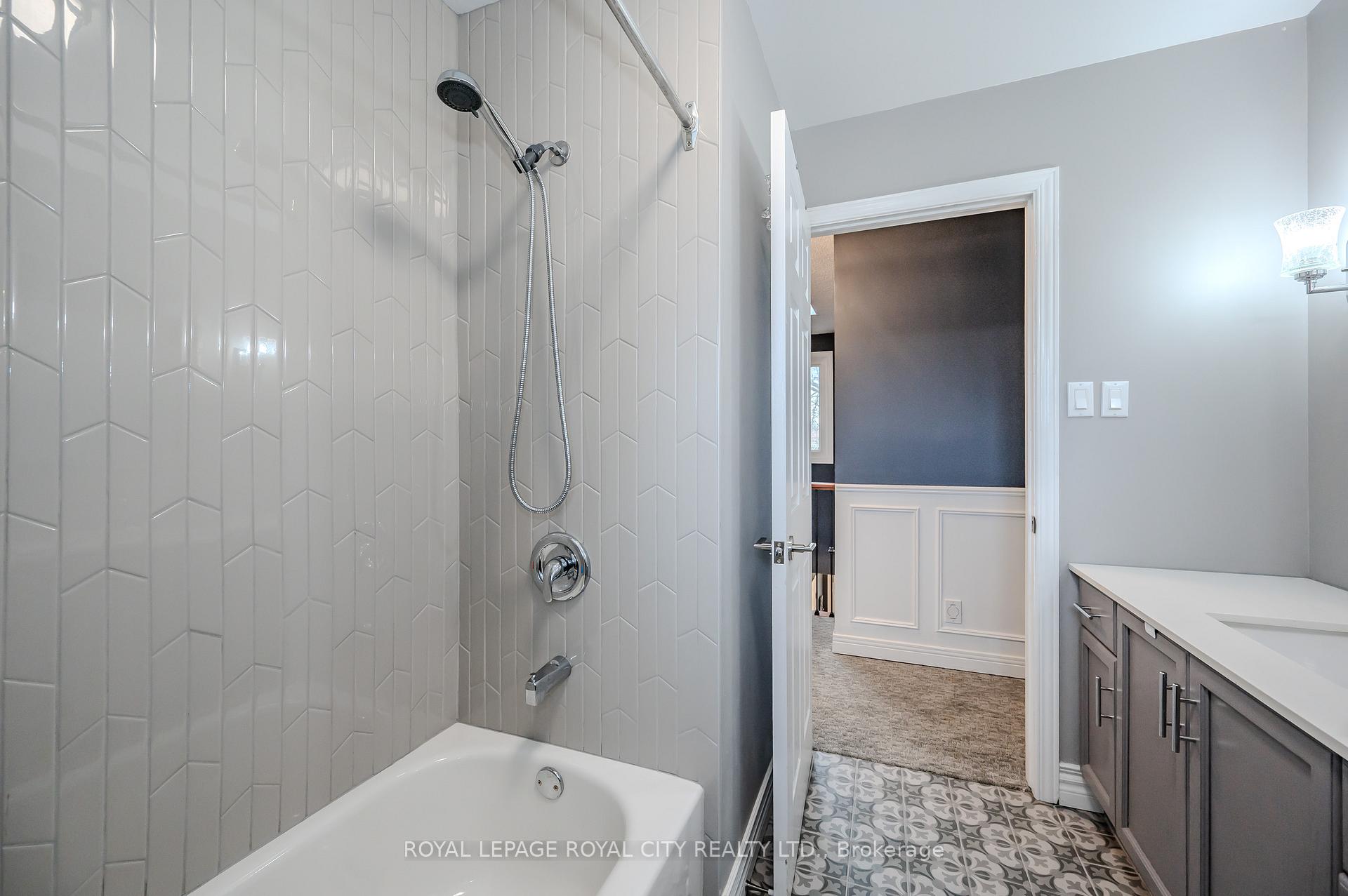 Photo 22 of 21 Kortright Road E, Guelph, Kortright East — HOMEH