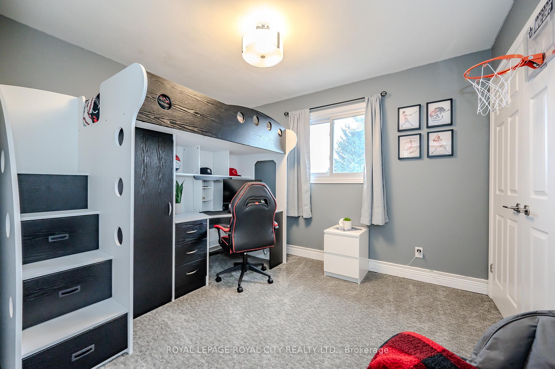 Photo 23 of 21 Kortright Road E, Guelph, Kortright East — HOMEH