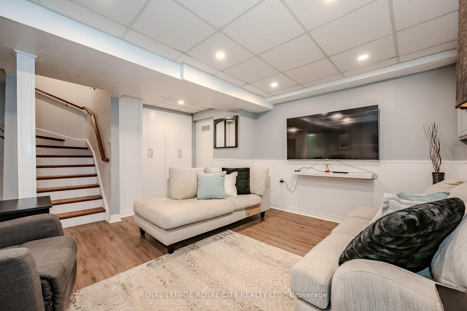 Photo 28 of 21 Kortright Road E, Guelph, Kortright East — HOMEH