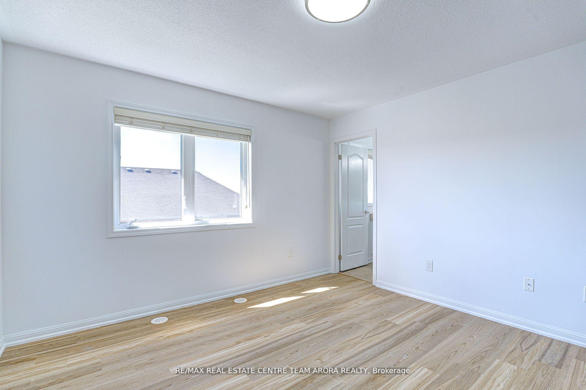 Photo 23 of 70 Memory Lane, Brampton, Northwest Brampton — HOMEH
