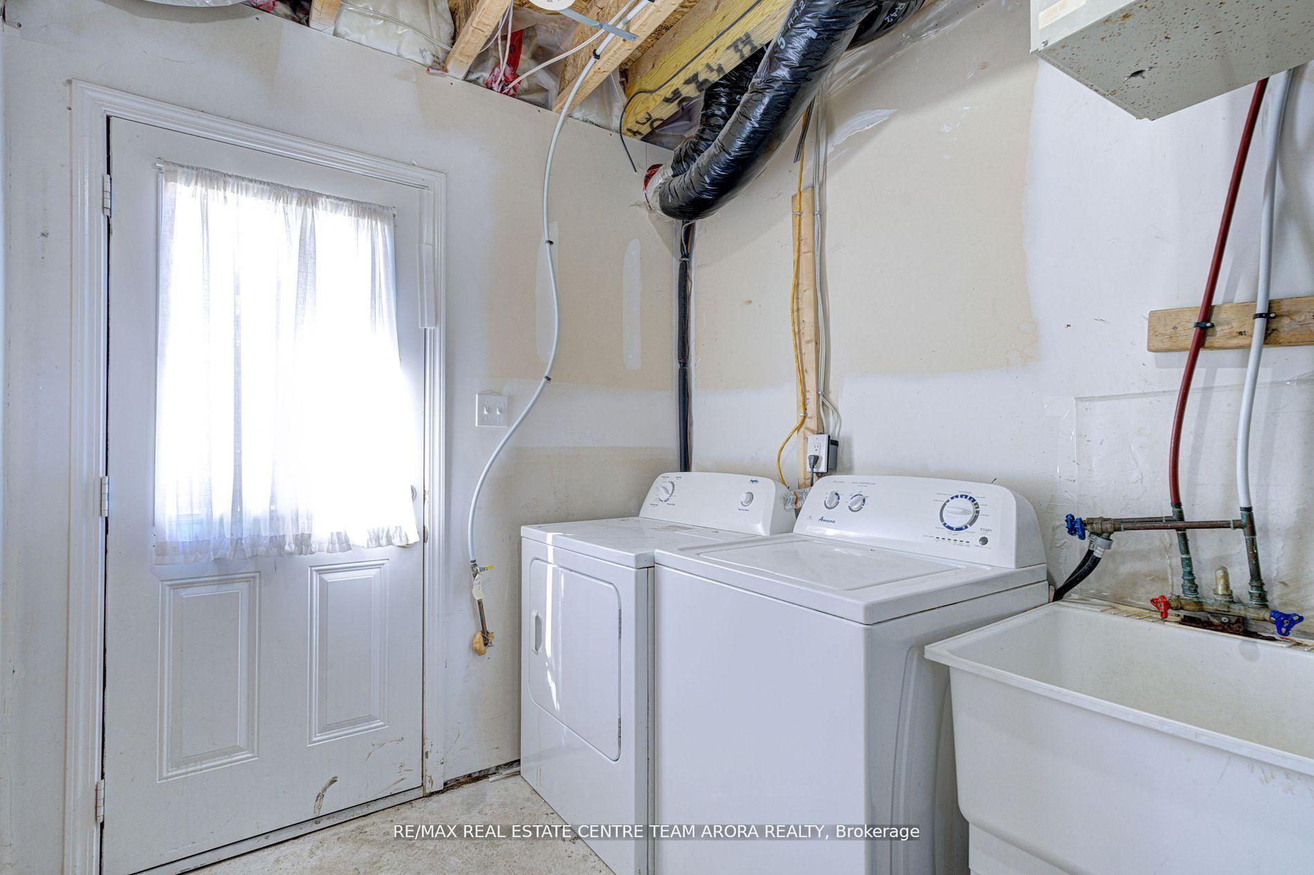 Photo 33 of 70 Memory Lane, Brampton, Northwest Brampton — HOMEH