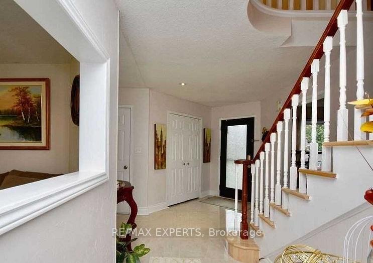 Photo 3 of 63 Barwick Drive, Barrie, Sunnidale — HOMEH