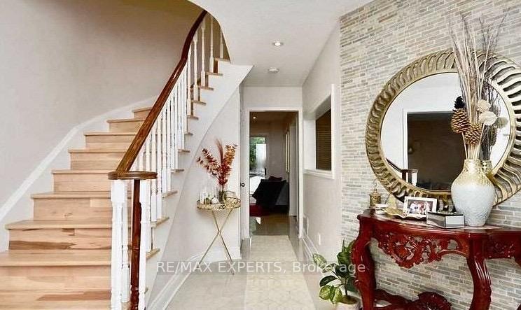 Photo 11 of 63 Barwick Drive, Barrie, Sunnidale — HOMEH