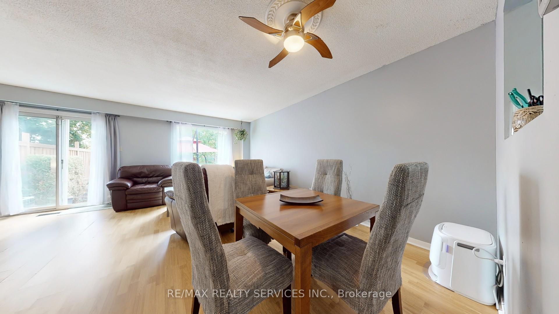 Photo 14 of 29 Primrose Crescent, Brampton, Heart Lake West — HOMEH