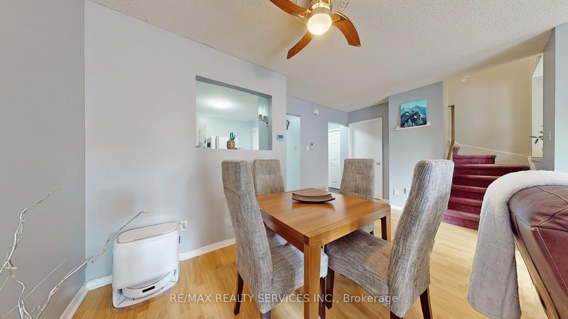 Photo 16 of 29 Primrose Crescent, Brampton, Heart Lake West — HOMEH