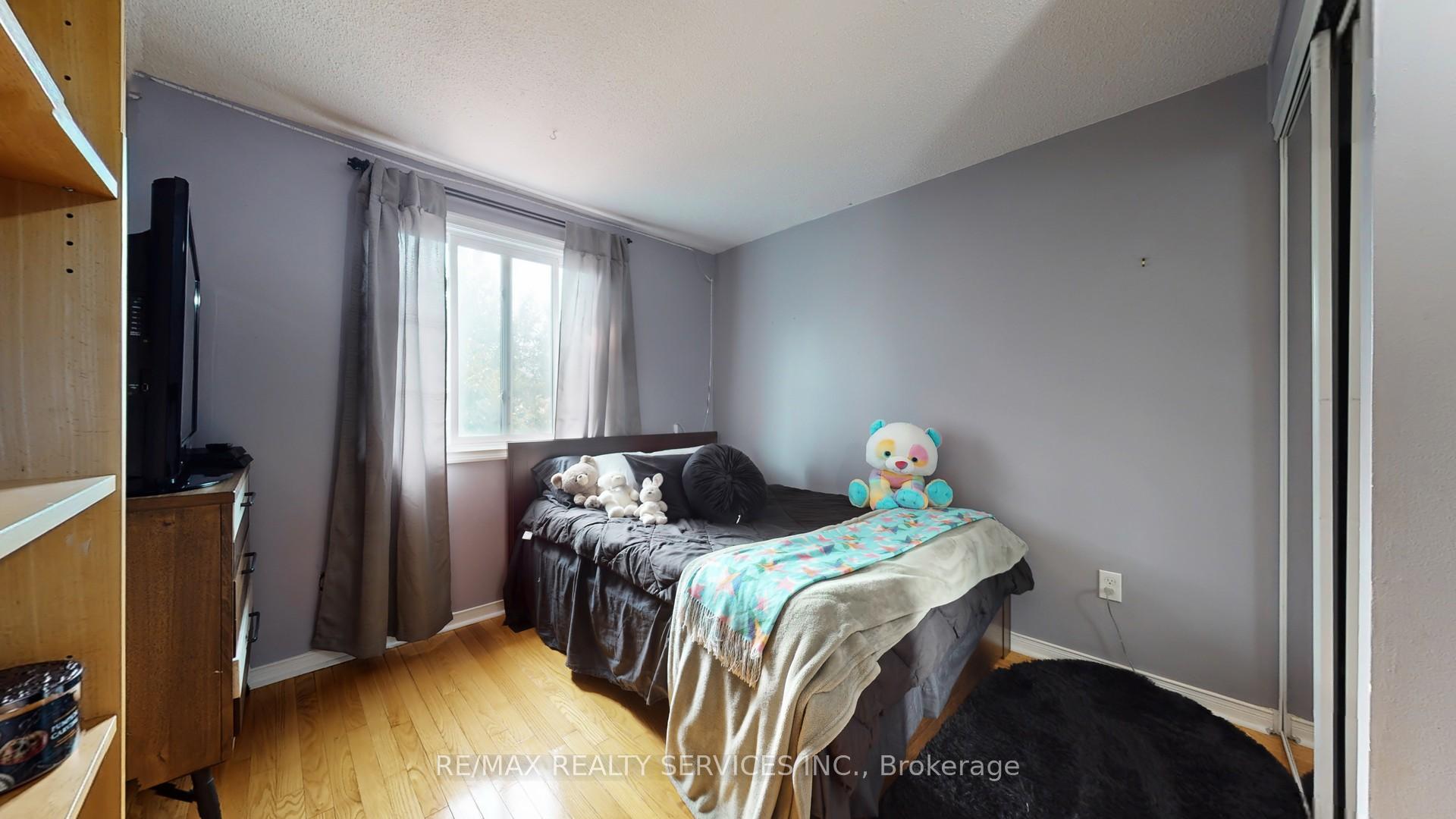 Photo 26 of 29 Primrose Crescent, Brampton, Heart Lake West — HOMEH