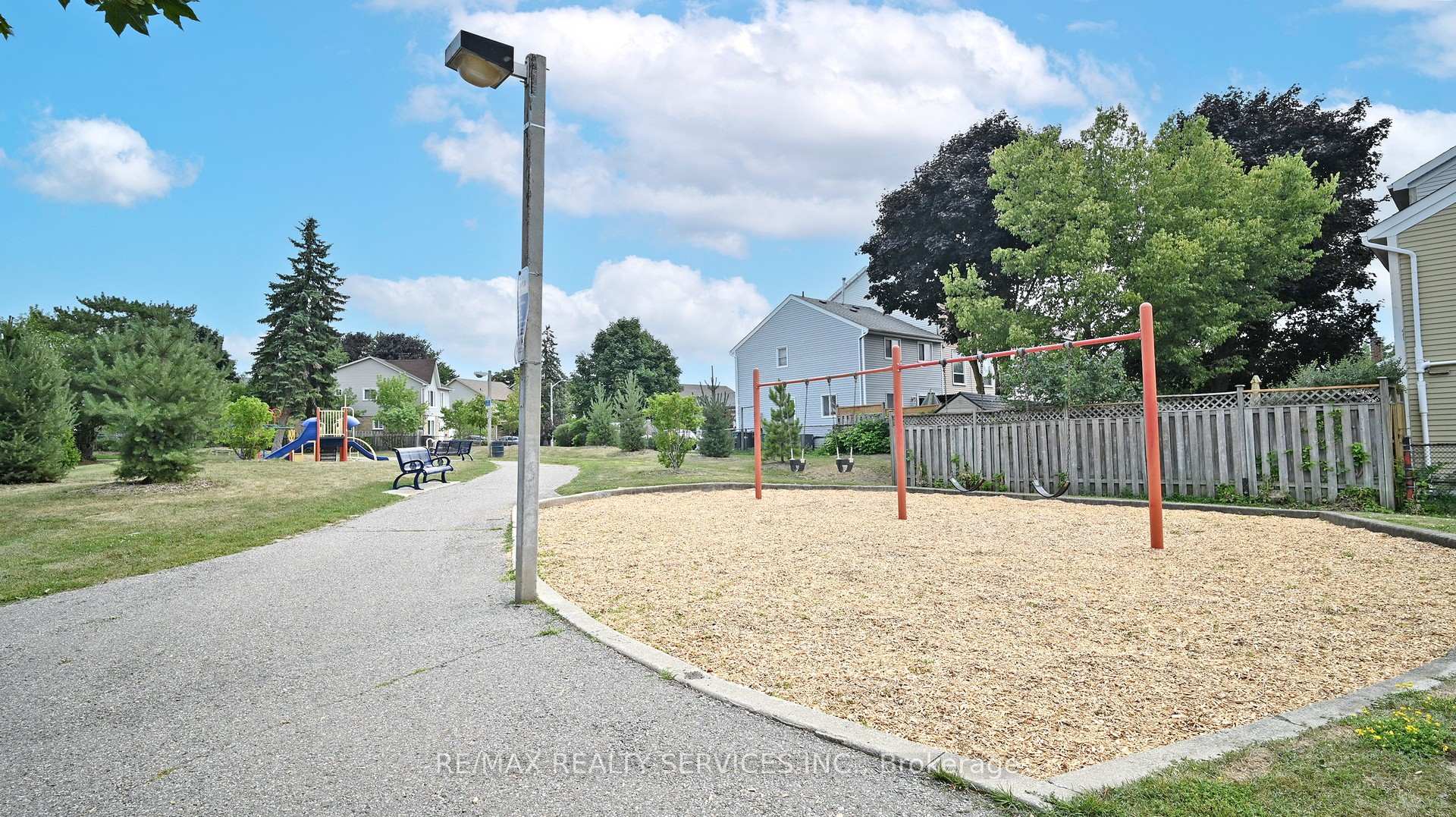 Photo 50 of 29 Primrose Crescent, Brampton, Heart Lake West — HOMEH
