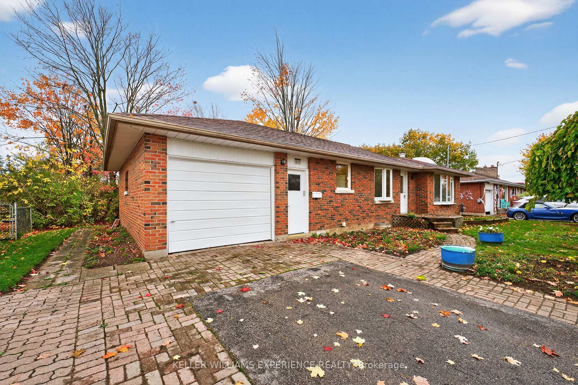 Photo 4 of 229 Warnica Road, Barrie, Painswick North — HOMEH