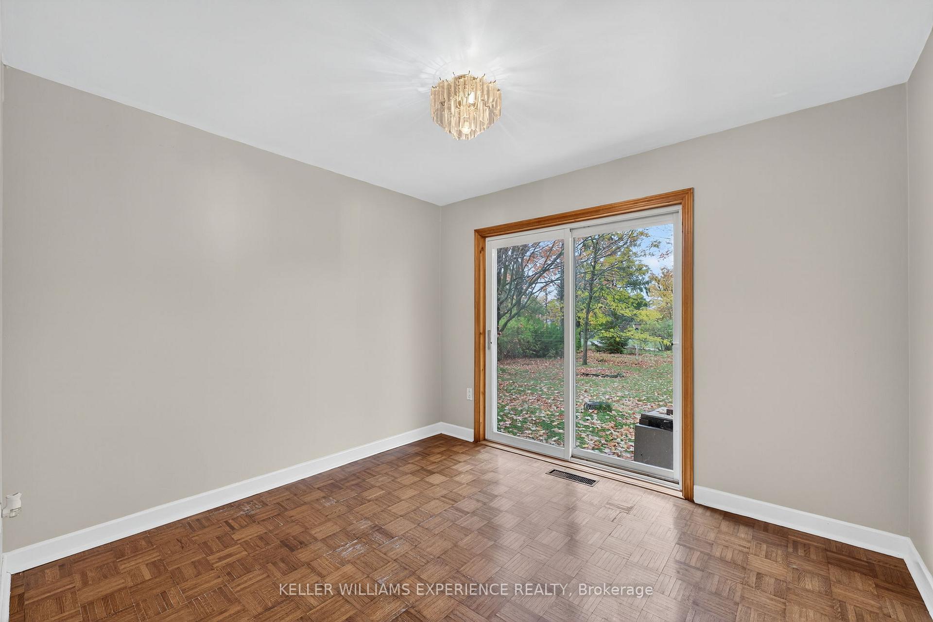 Photo 12 of 229 Warnica Road, Barrie, Painswick North — HOMEH