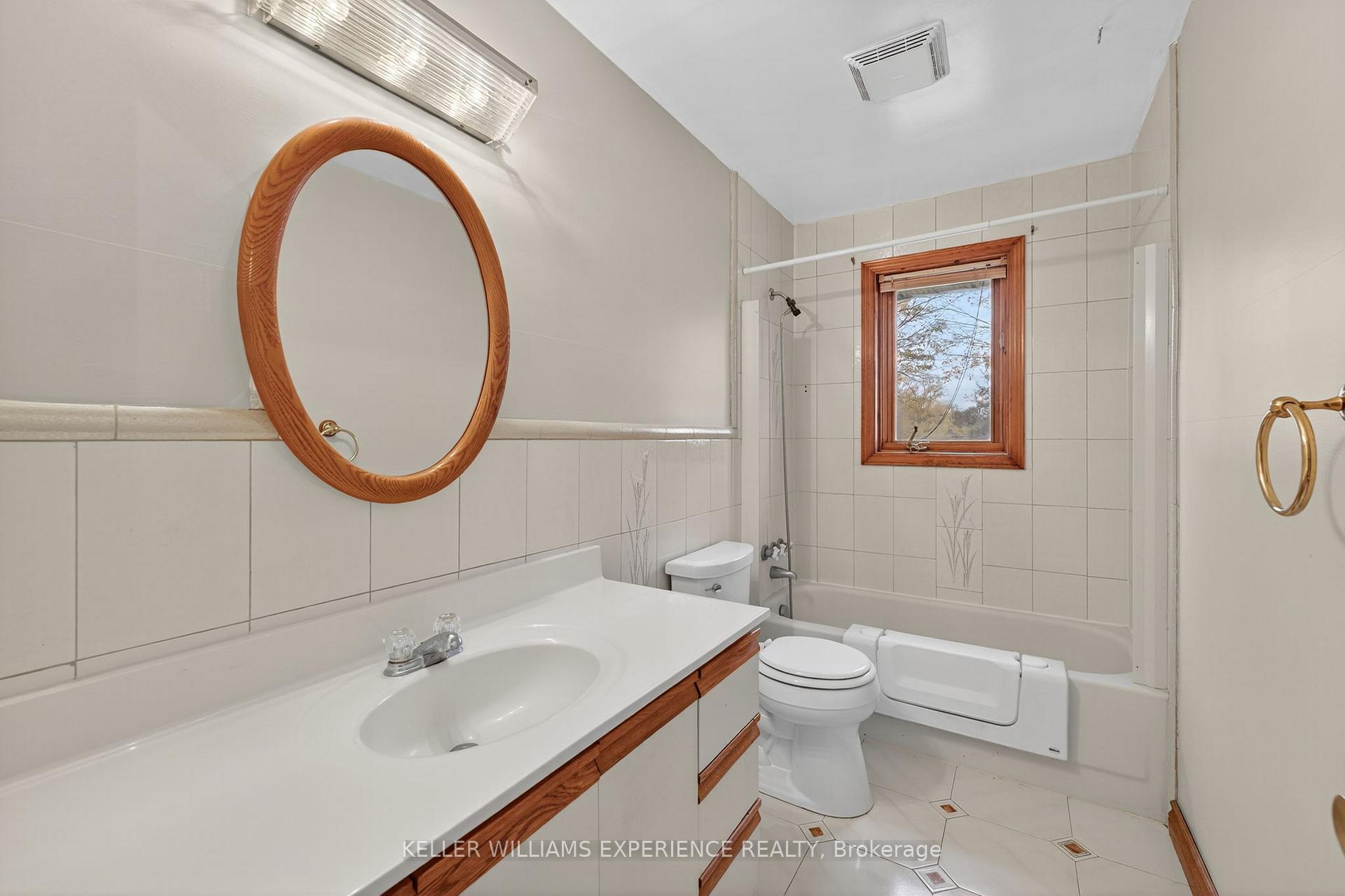 Photo 21 of 229 Warnica Road, Barrie, Painswick North — HOMEH