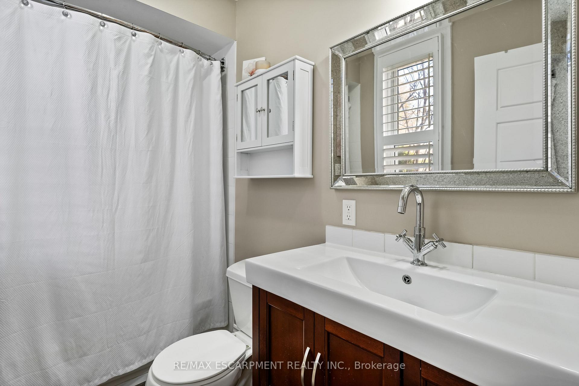 Photo 18 of 99 Mill Street N, Hamilton, Waterdown — HOMEH