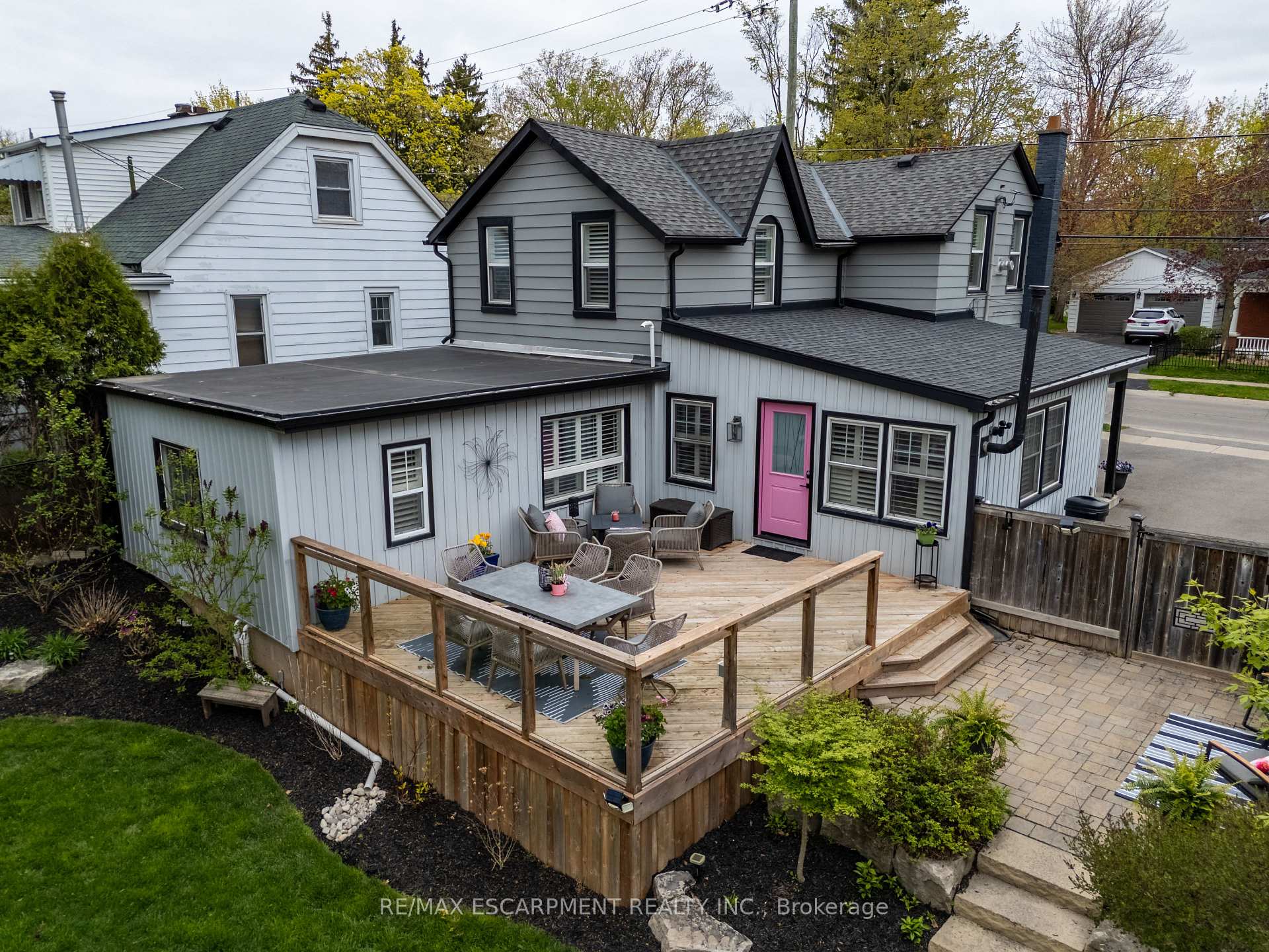 Photo 33 of 99 Mill Street N, Hamilton, Waterdown — HOMEH