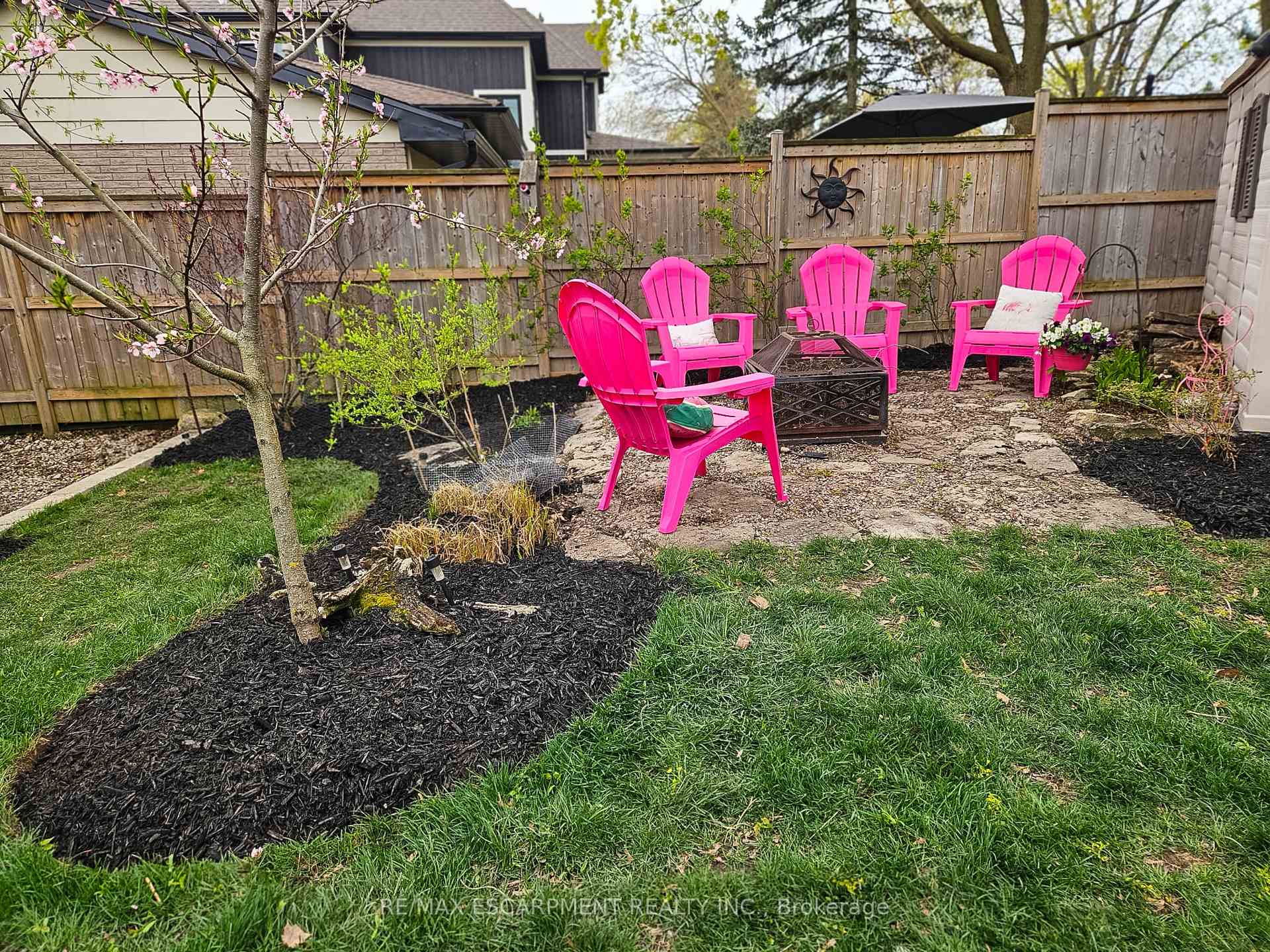 Photo 40 of 99 Mill Street N, Hamilton, Waterdown — HOMEH