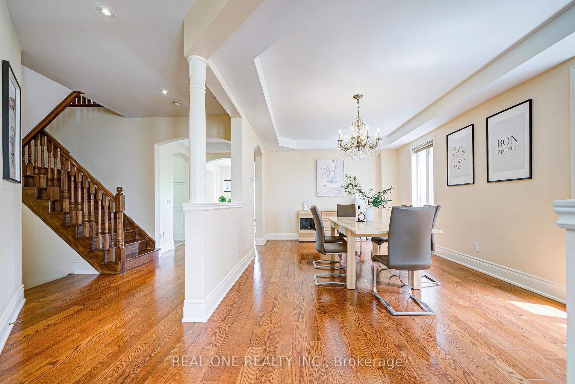 Photo 3 of 112 Sutherland Crescent, Hamilton, Meadowlands — HOMEH