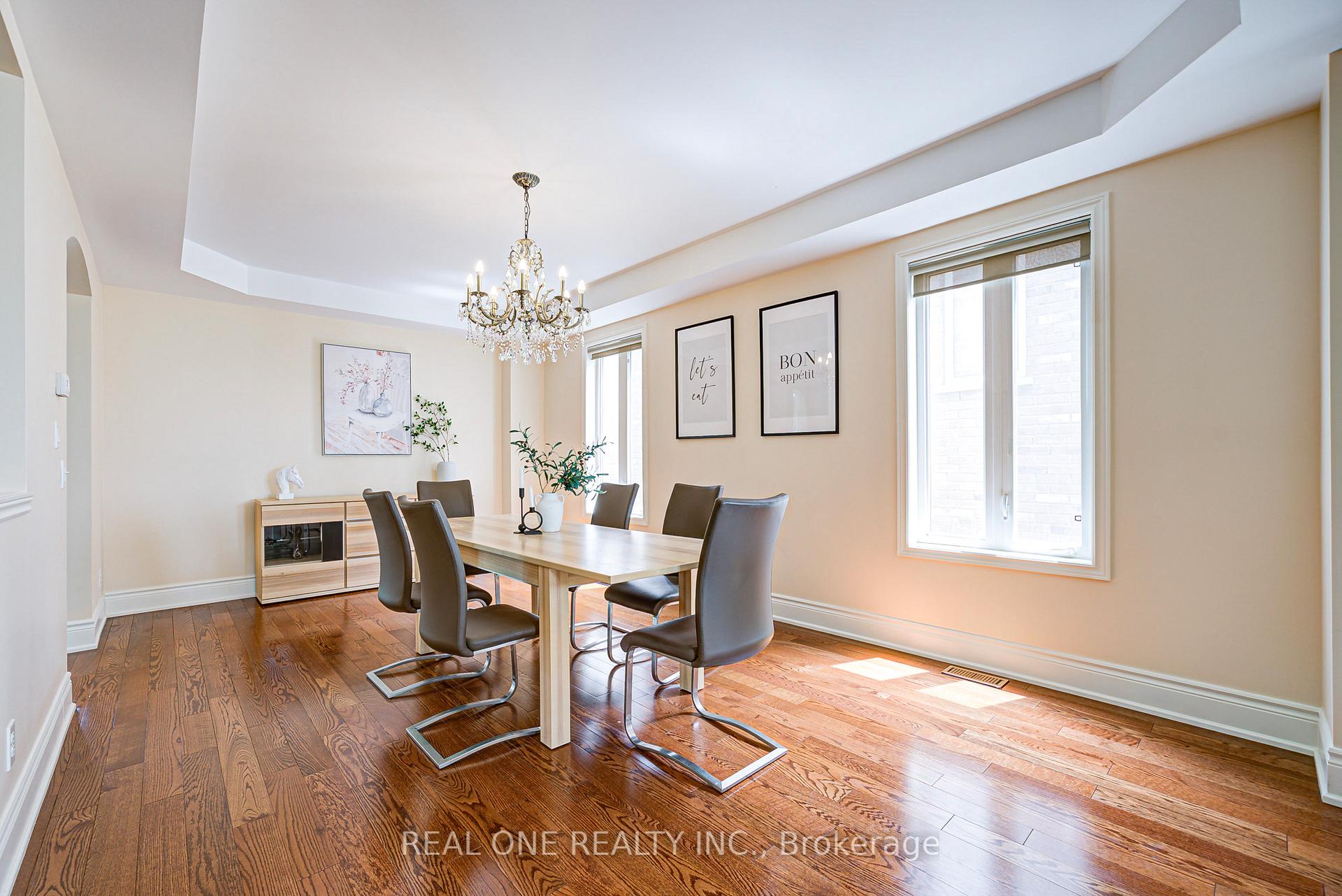 Photo 4 of 112 Sutherland Crescent, Hamilton, Meadowlands — HOMEH