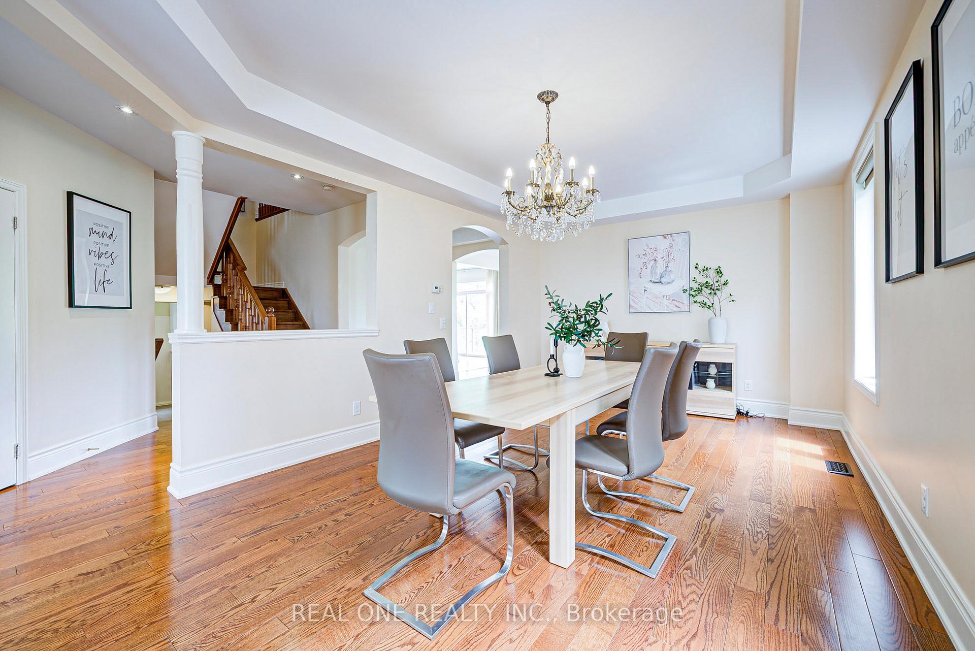 Photo 5 of 112 Sutherland Crescent, Hamilton, Meadowlands — HOMEH