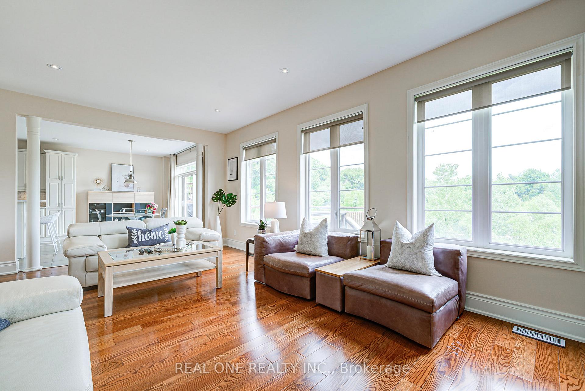 Photo 10 of 112 Sutherland Crescent, Hamilton, Meadowlands — HOMEH