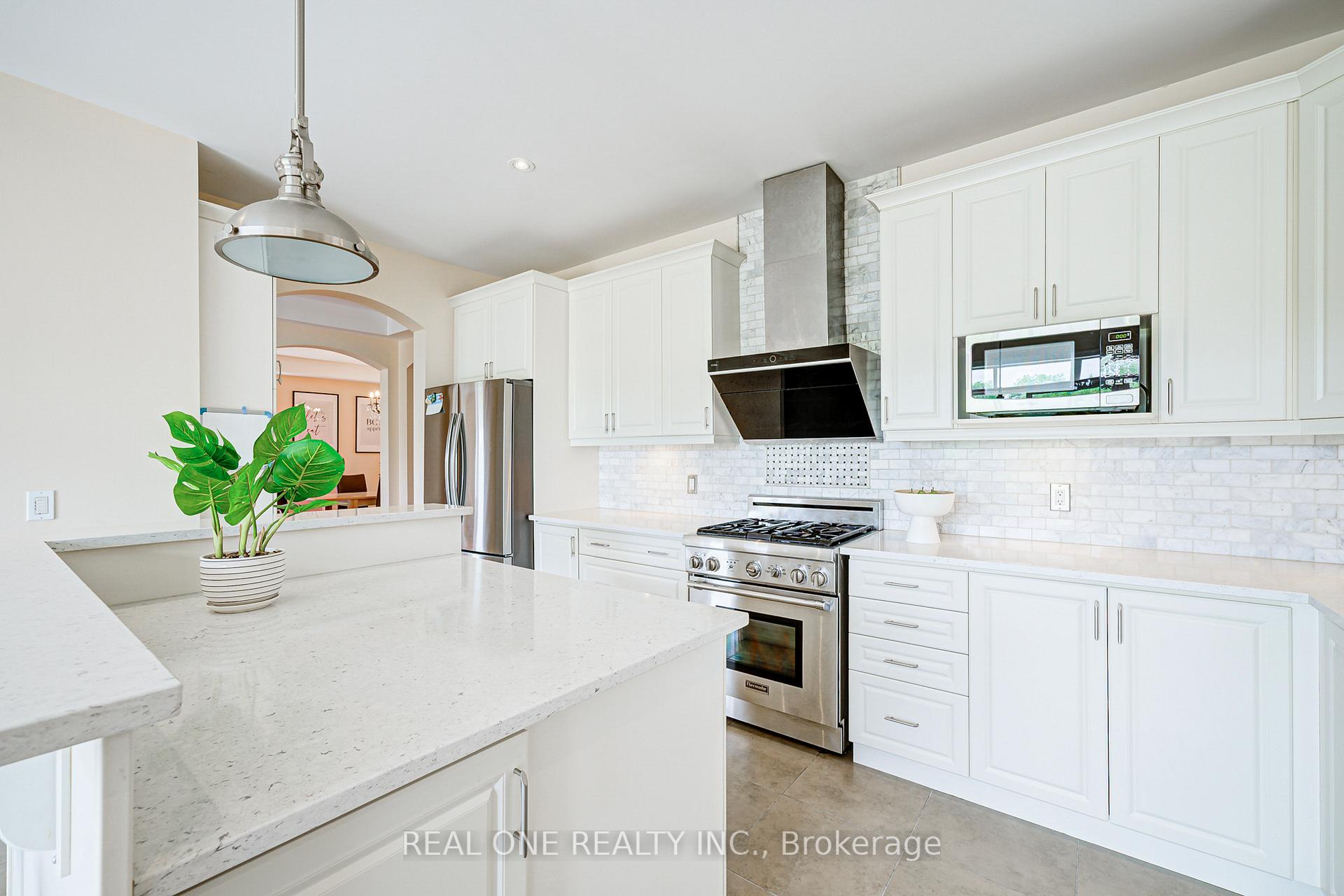 Photo 15 of 112 Sutherland Crescent, Hamilton, Meadowlands — HOMEH