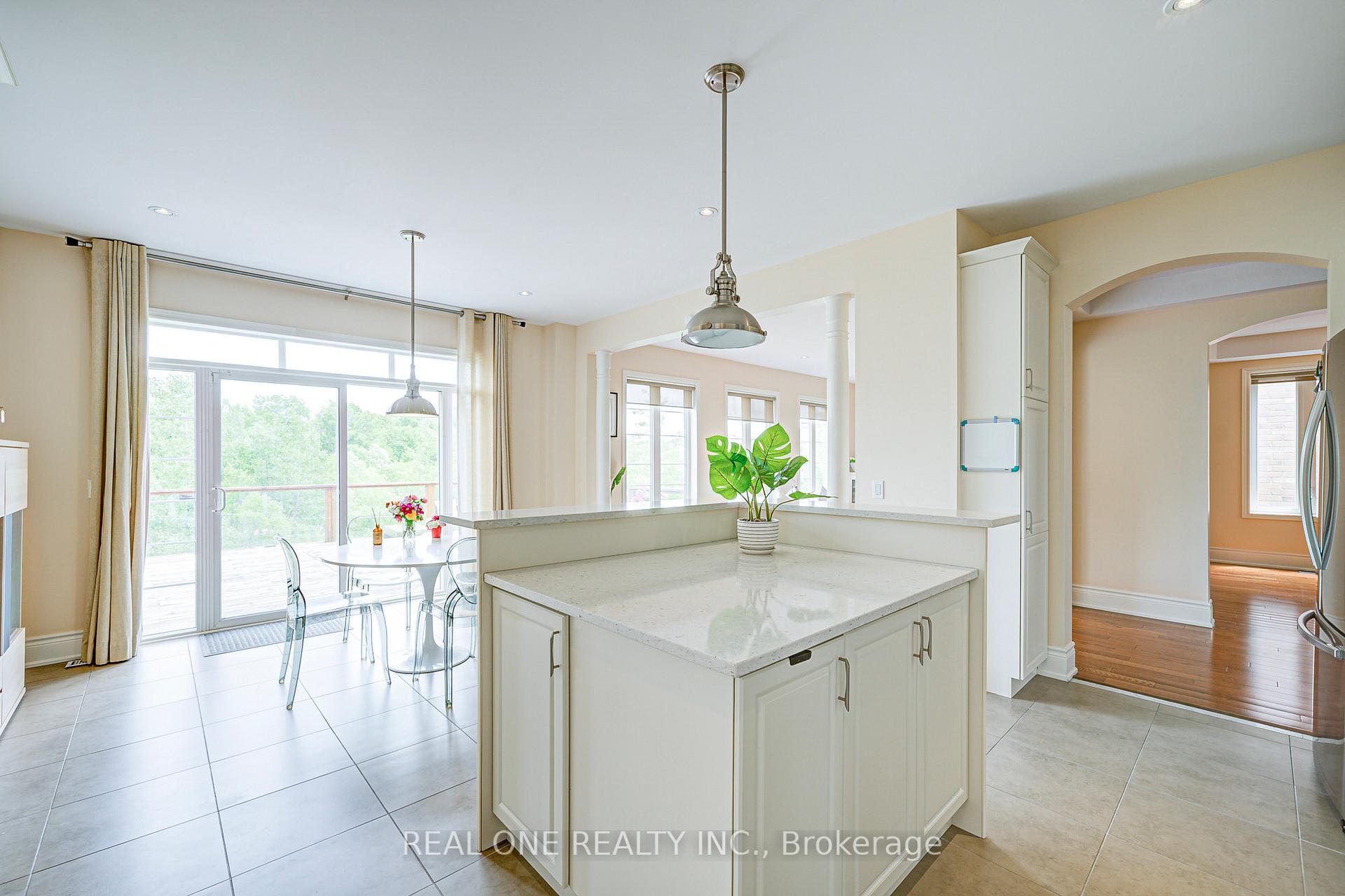 Photo 16 of 112 Sutherland Crescent, Hamilton, Meadowlands — HOMEH