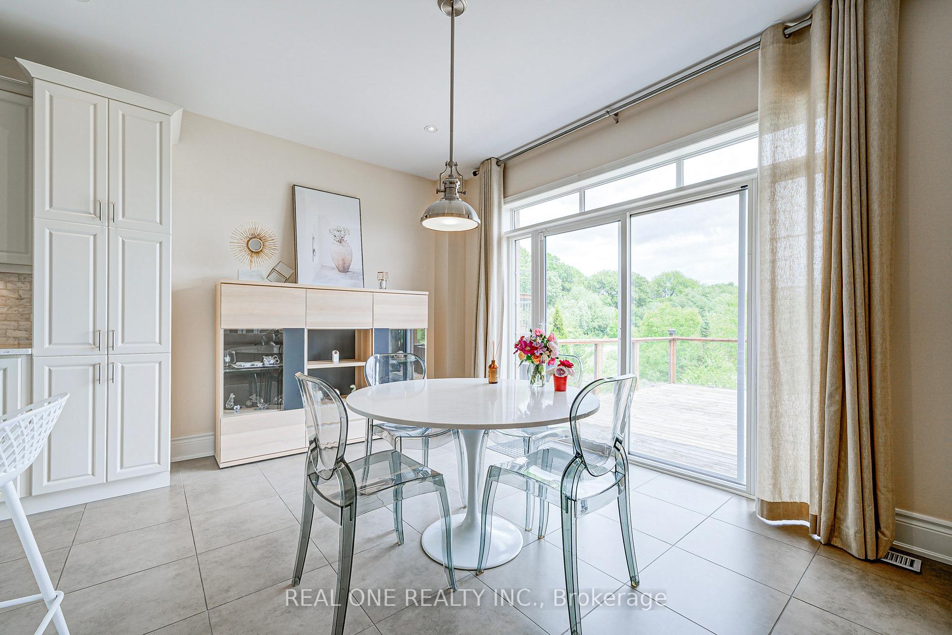 Photo 19 of 112 Sutherland Crescent, Hamilton, Meadowlands — HOMEH