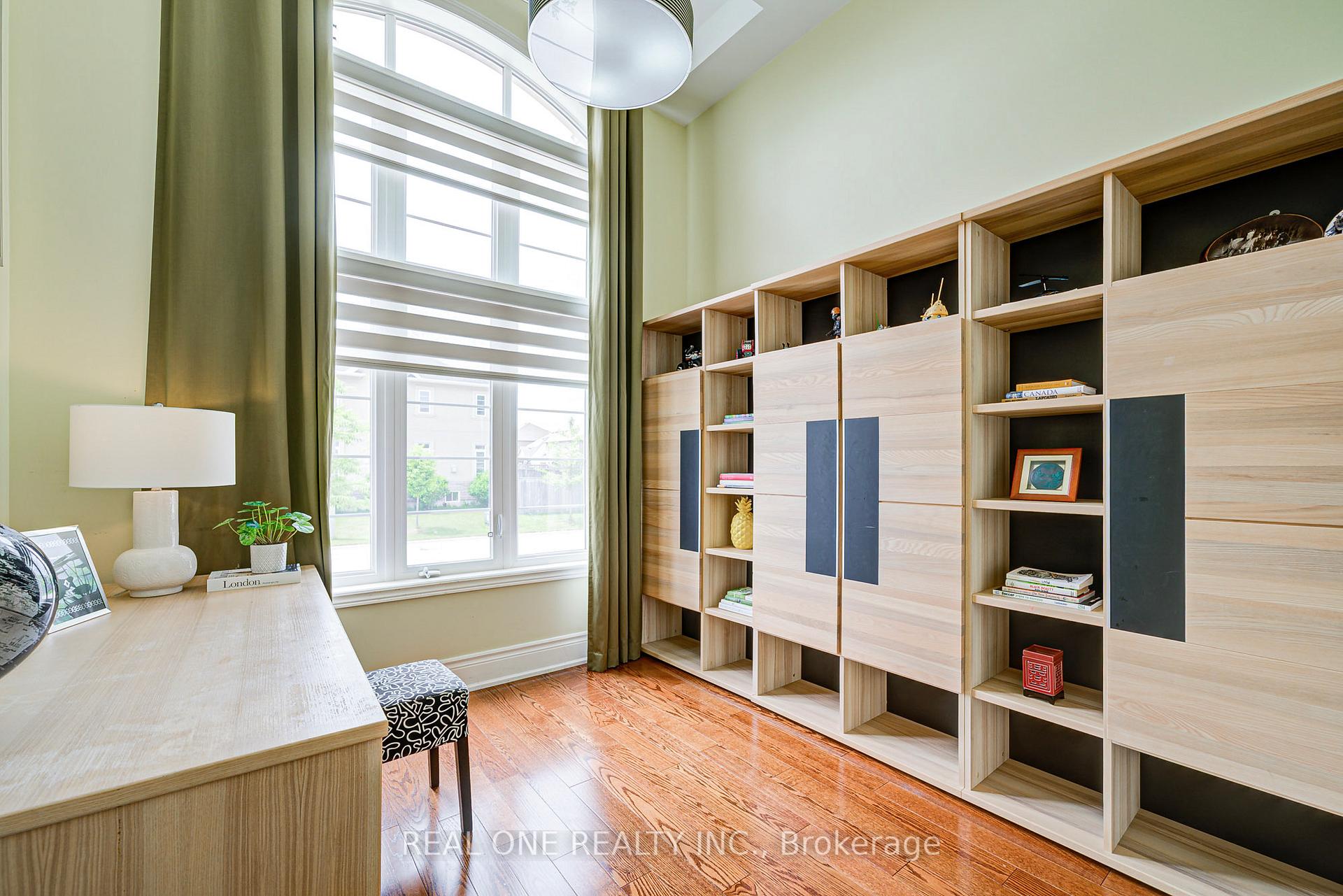 Photo 20 of 112 Sutherland Crescent, Hamilton, Meadowlands — HOMEH