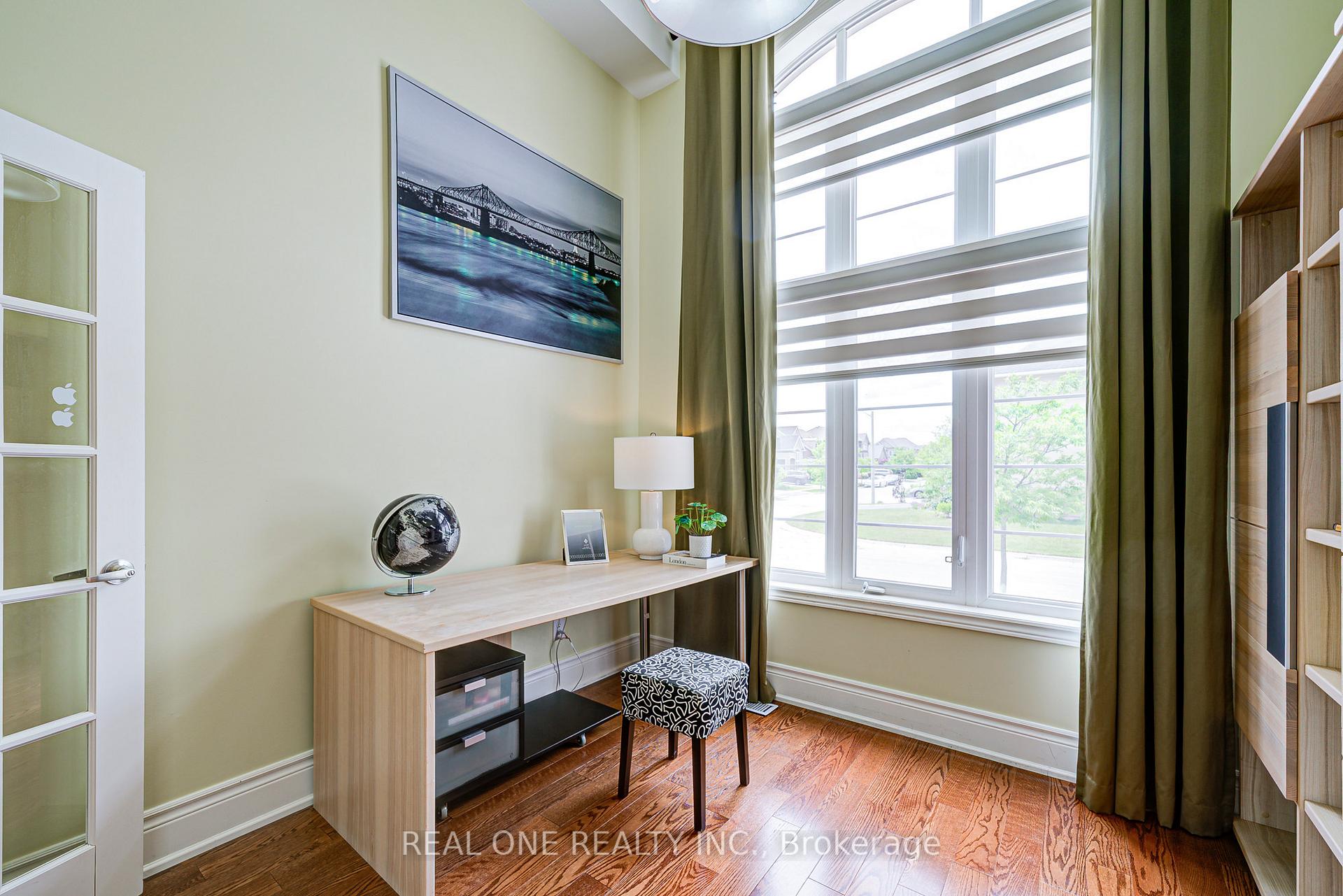 Photo 21 of 112 Sutherland Crescent, Hamilton, Meadowlands — HOMEH