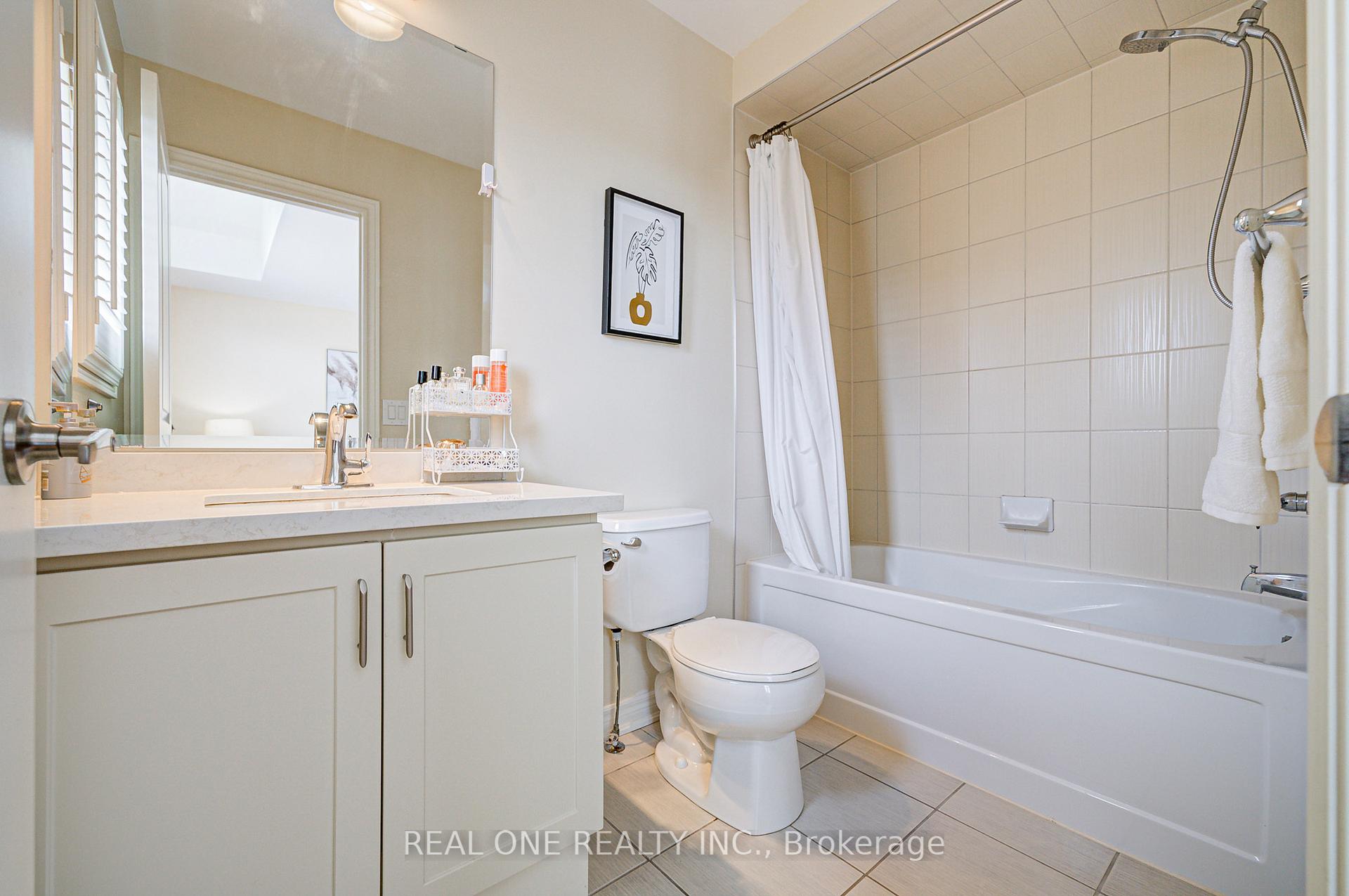 Photo 31 of 112 Sutherland Crescent, Hamilton, Meadowlands — HOMEH