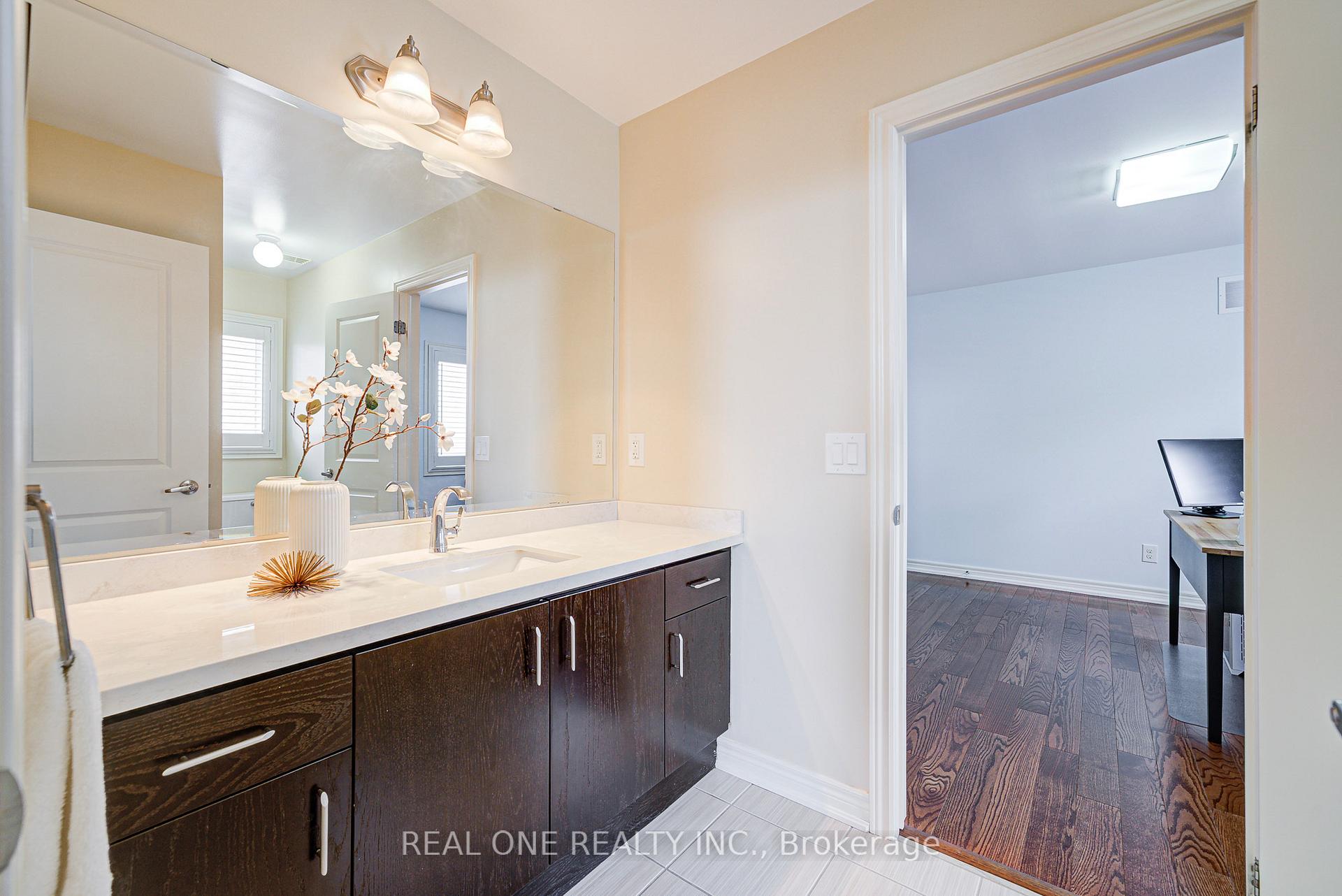 Photo 34 of 112 Sutherland Crescent, Hamilton, Meadowlands — HOMEH