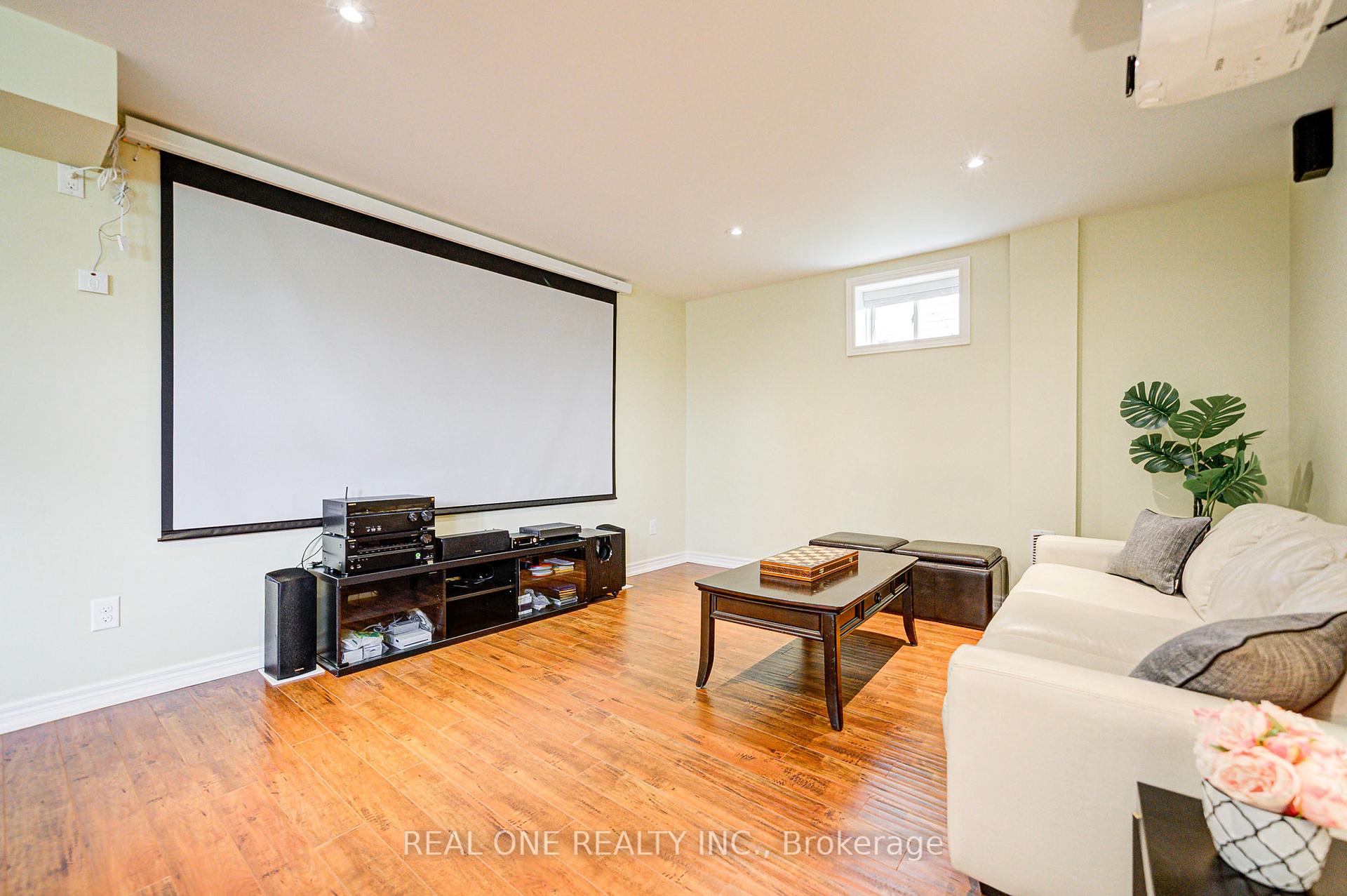 Photo 40 of 112 Sutherland Crescent, Hamilton, Meadowlands — HOMEH