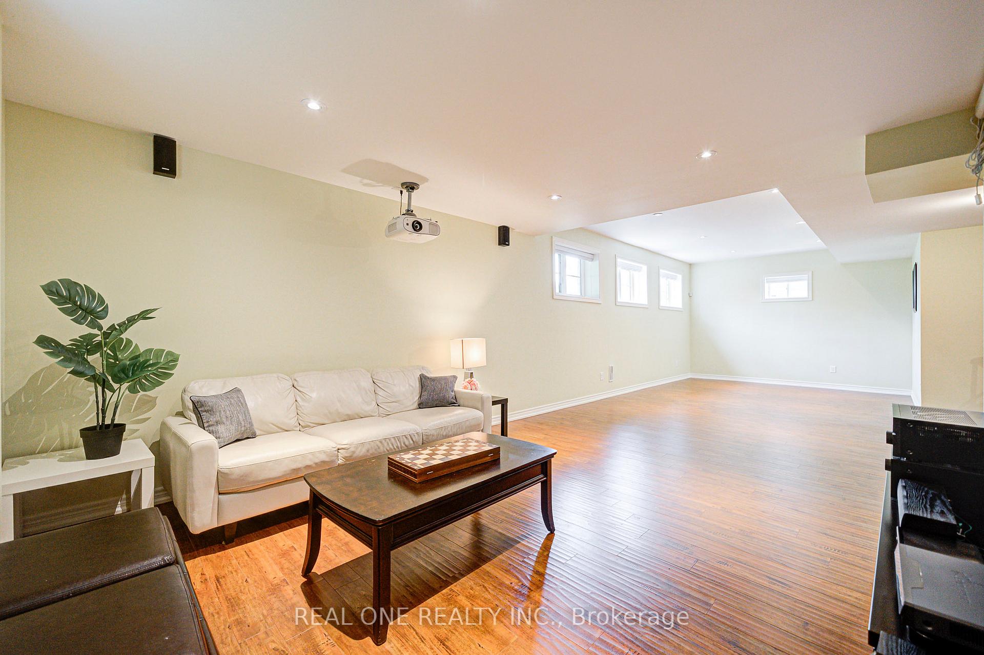 Photo 41 of 112 Sutherland Crescent, Hamilton, Meadowlands — HOMEH