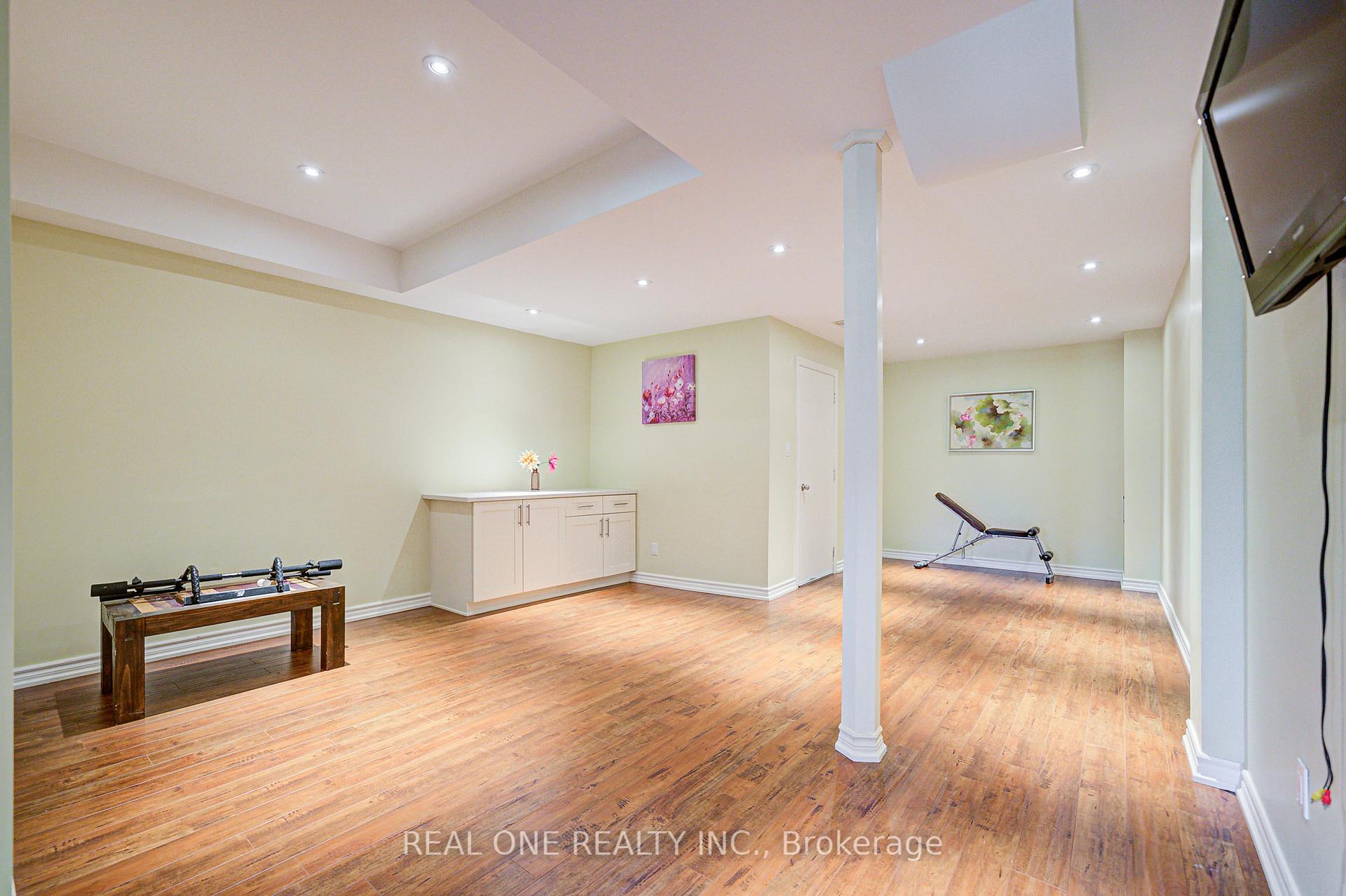Photo 42 of 112 Sutherland Crescent, Hamilton, Meadowlands — HOMEH