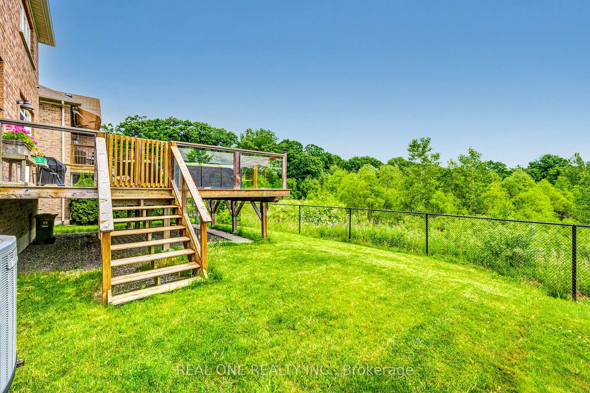 Photo 47 of 112 Sutherland Crescent, Hamilton, Meadowlands — HOMEH
