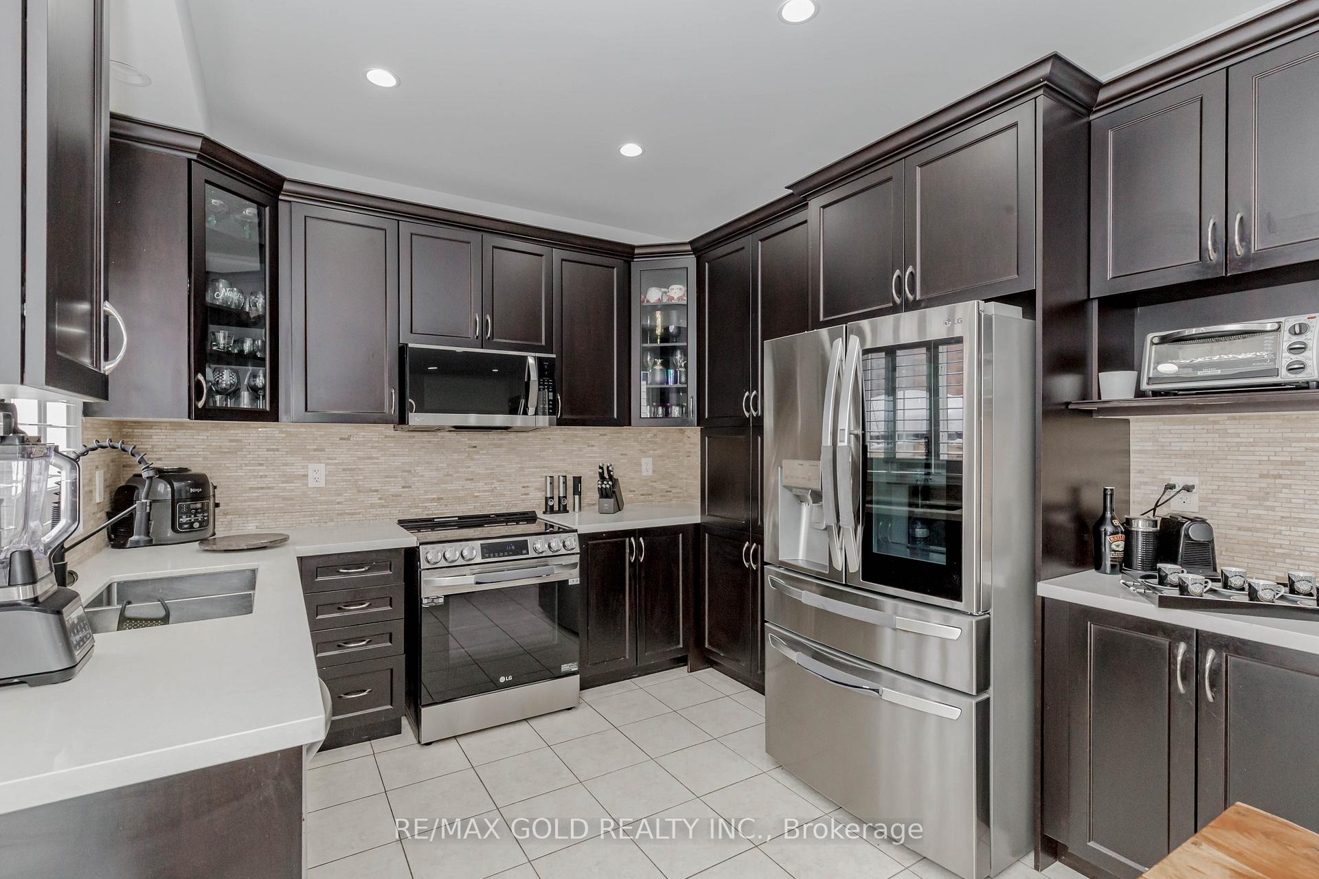 Photo 14 of 81 Moderna Drive, Vaughan, Vellore Village — HOMEH